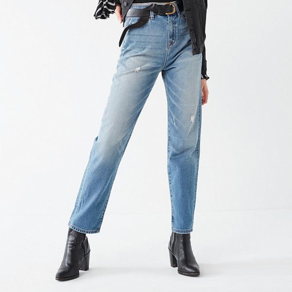BDG Mom Jean- Vintage Wash